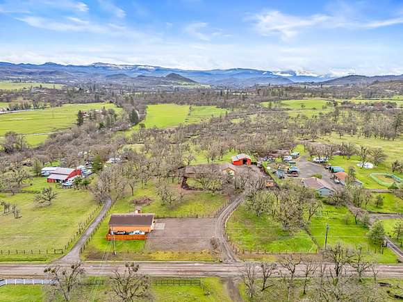 5.1 Acres of Residential Land with Home for Sale in Eagle Point, Oregon