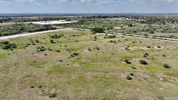 10 Acres of Land for Sale in Hobson, Texas