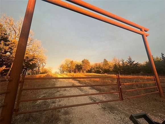 5 Acres of Residential Land for Sale in Harrah, Oklahoma