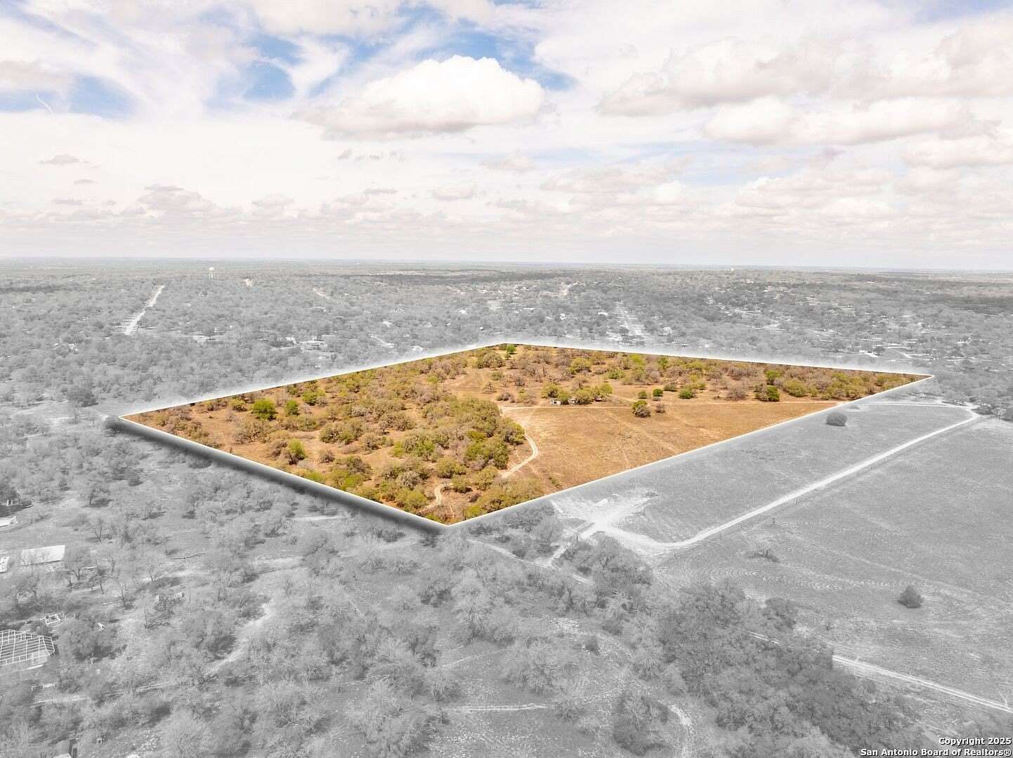 60.4 Acres of Recreational Land & Farm for Sale in Adkins, Texas