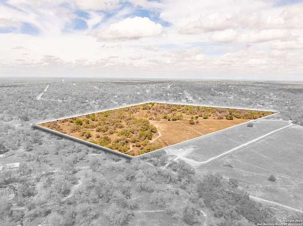 60.4 Acres of Recreational Land & Farm for Sale in Adkins, Texas