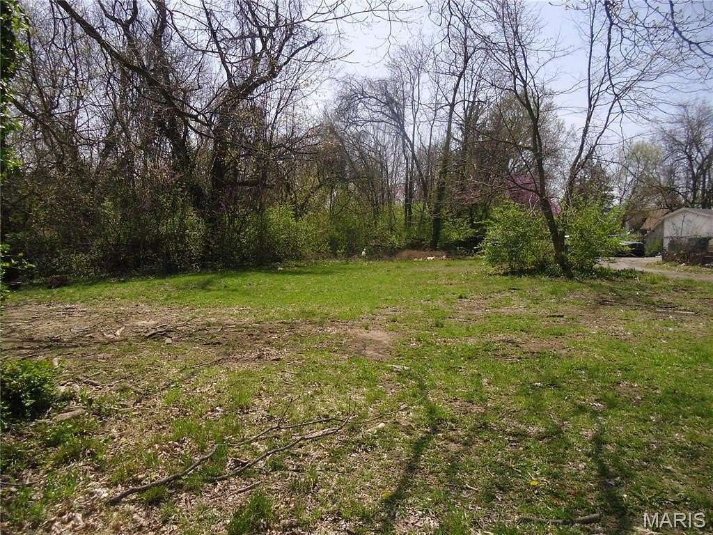 0.15 Acres of Mixed-Use Land for Sale in Belleville, Illinois