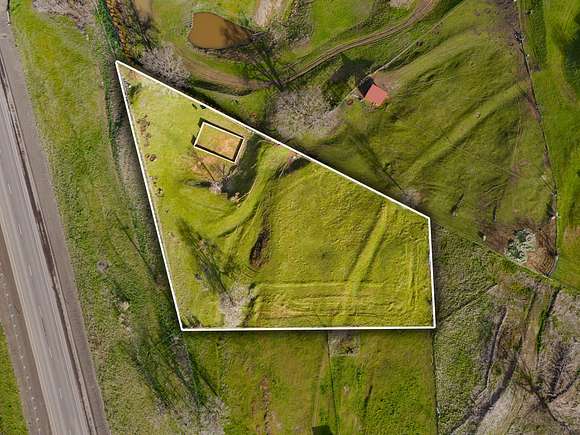 1.4 Acres of Residential Land for Sale in Talent, Oregon