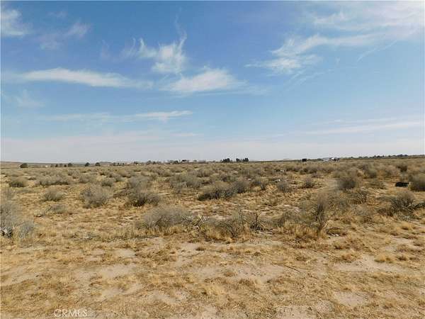 2.6 Acres of Land for Sale in Lake Los Angeles, California