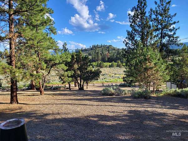 5.25 Acres of Land for Sale in Unity, Oregon