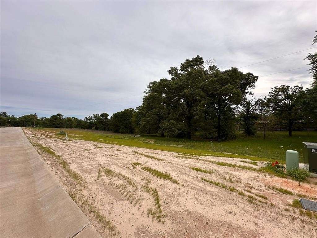 0.58 Acres of Residential Land for Sale in Lindale, Texas