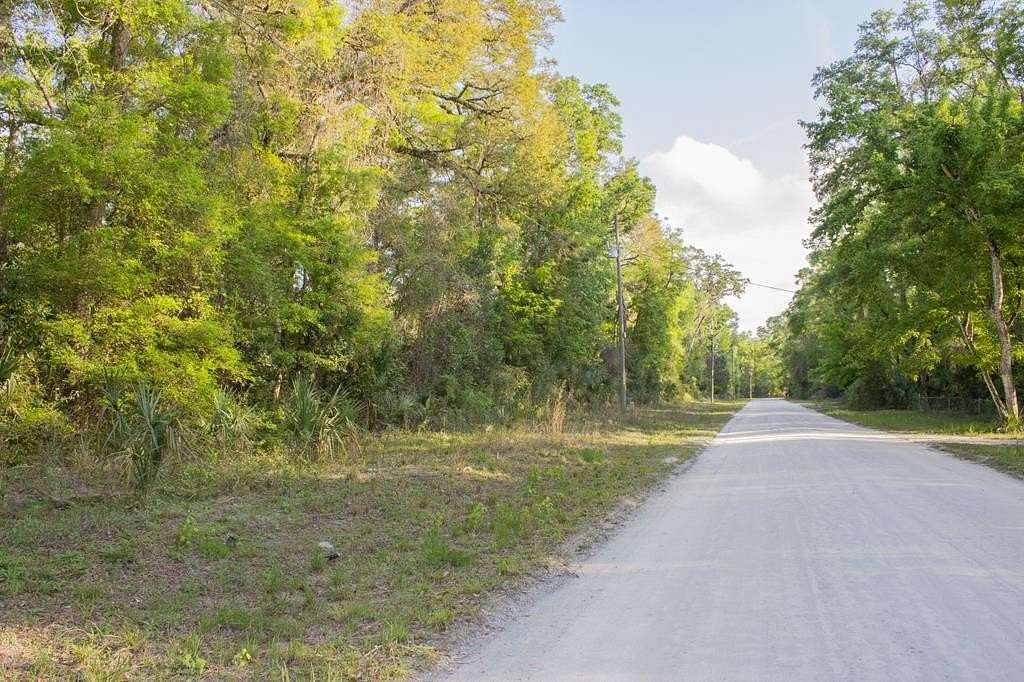 2.5 Acres of Residential Land for Sale in Old Town, Florida