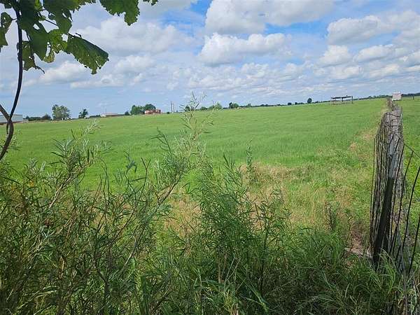 10 Acres of Land for Sale in Crescent, Oklahoma
