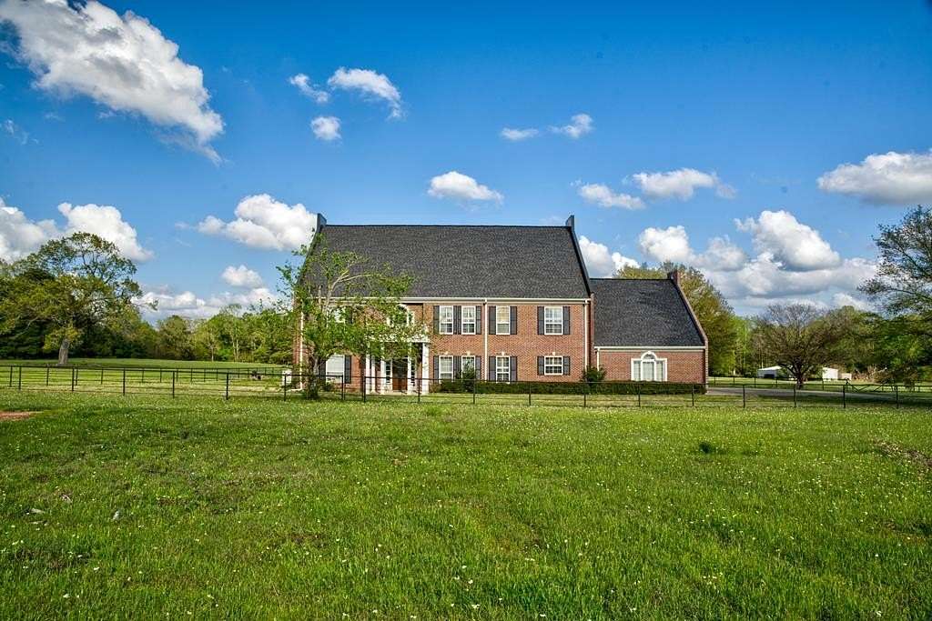 109 Acres of Recreational Land with Home for Sale in Timpson, Texas