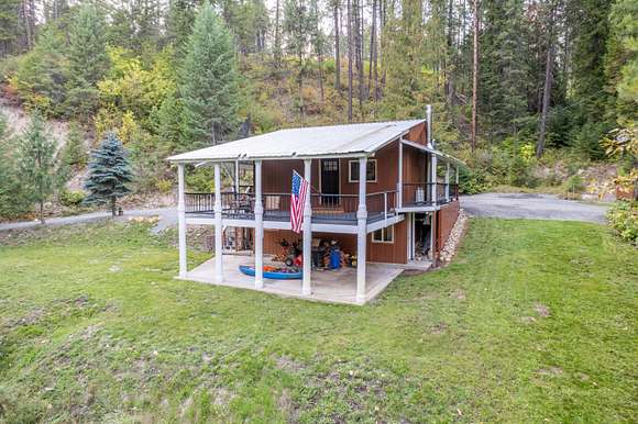 14.7 Acres of Recreational Land with Home for Sale in Kettle Falls, Washington