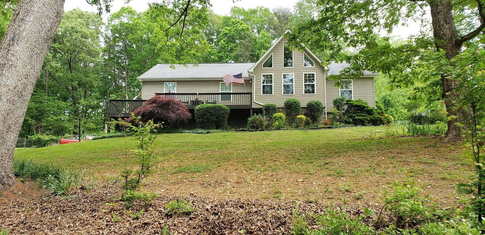 2 Acres of Residential Land with Home for Sale in Soddy-Daisy, Tennessee