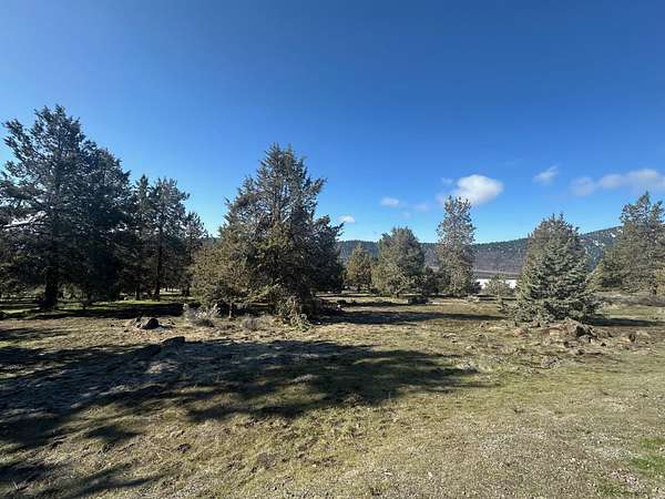0.77 Acres of Residential Land for Sale in Klamath Falls, Oregon