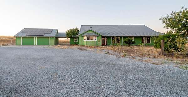 5.12 Acres of Land with Home for Sale in Madera, California