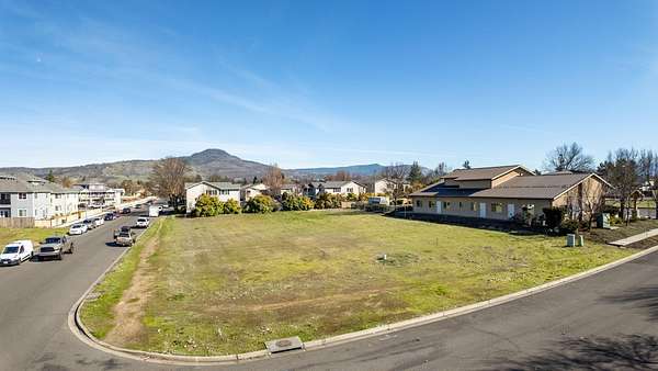 0.59 Acres of Commercial Land for Sale in Medford, Oregon