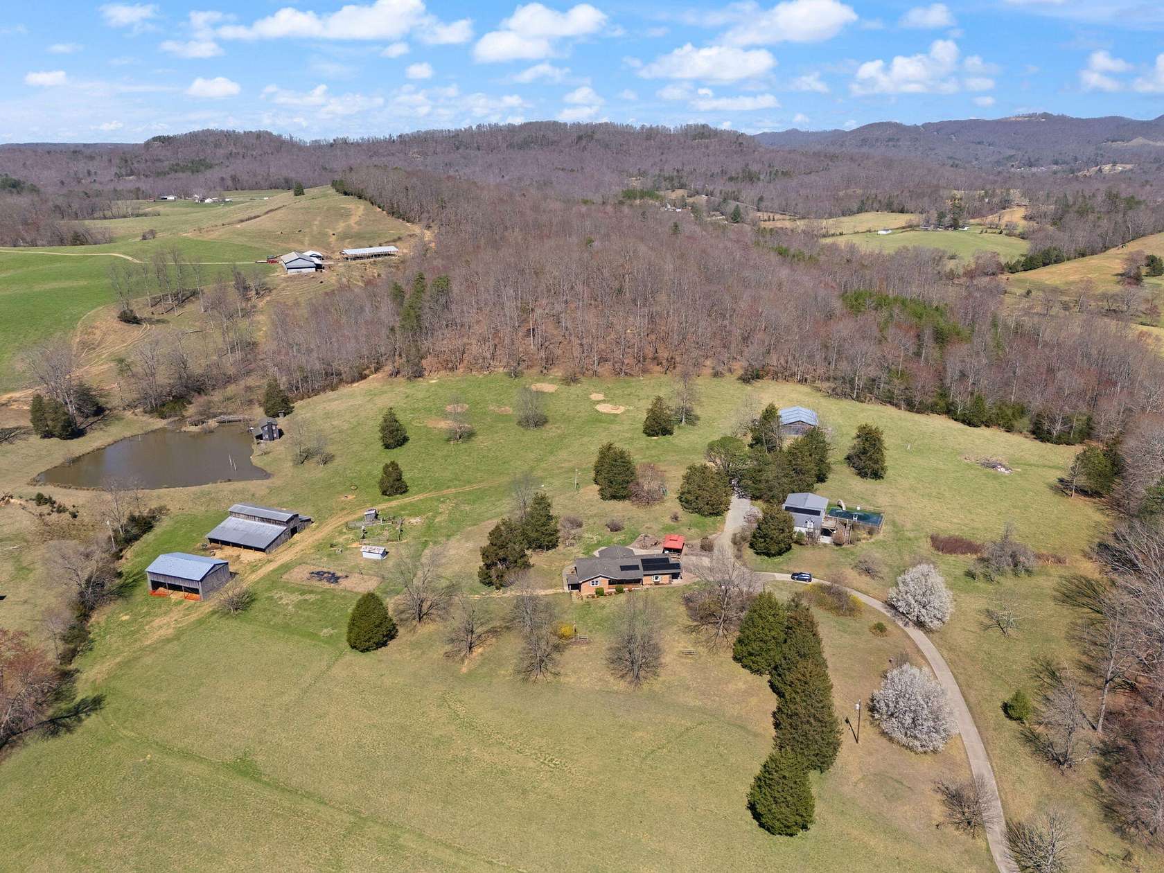 54.8 Acres of Land with Home for Sale in Williamsburg, Kentucky