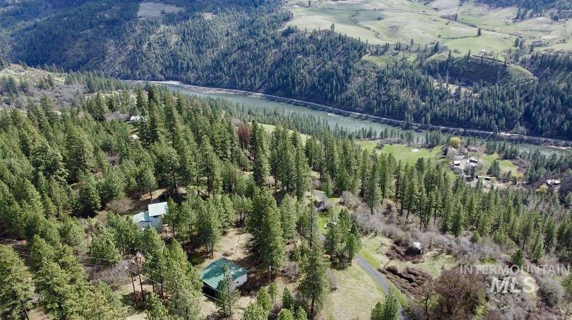 12 Acres of Recreational Land with Home for Sale in Lenore, Idaho