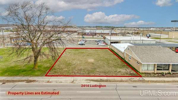 0.28 Acres of Commercial Land for Sale in Escanaba, Michigan
