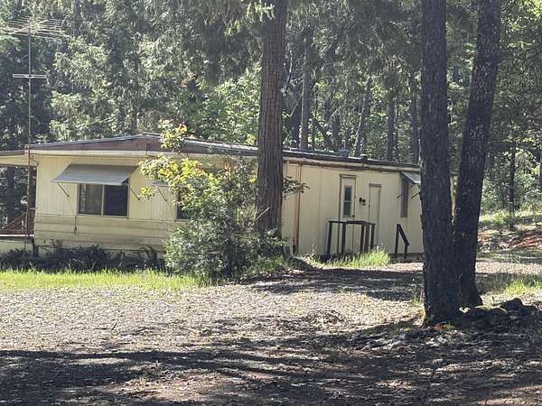 12 Acres of Recreational Land with Home for Sale in Grants Pass, Oregon