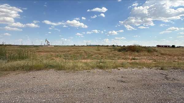 1 Acre of Residential Land for Sale in Gardendale, Texas