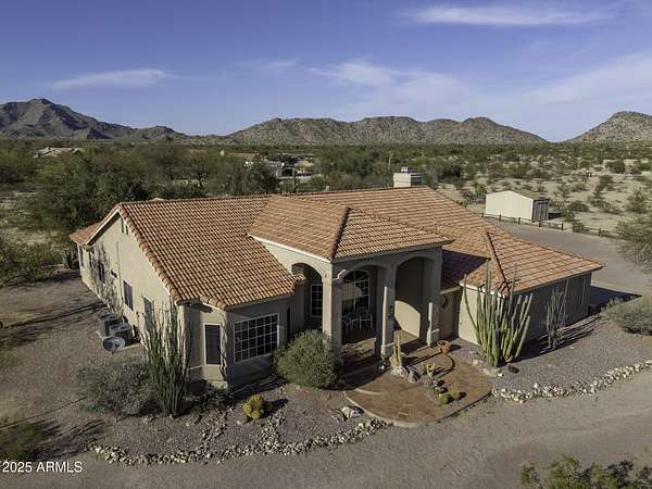 4.12 Acres of Residential Land with Home for Sale in Casa Grande, Arizona