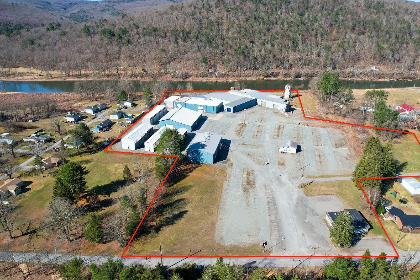 15.7 Acres of Commercial Land for Sale in Hancock, New York