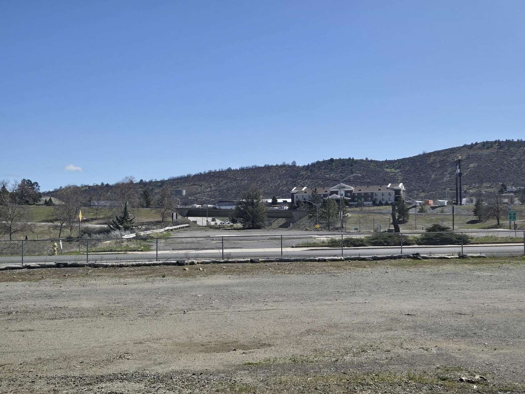 4.28 Acres of Land for Sale in Yreka, California