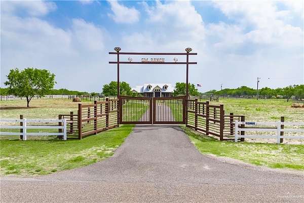 9.86 Acres of Residential Land with Home for Sale in Edinburg, Texas