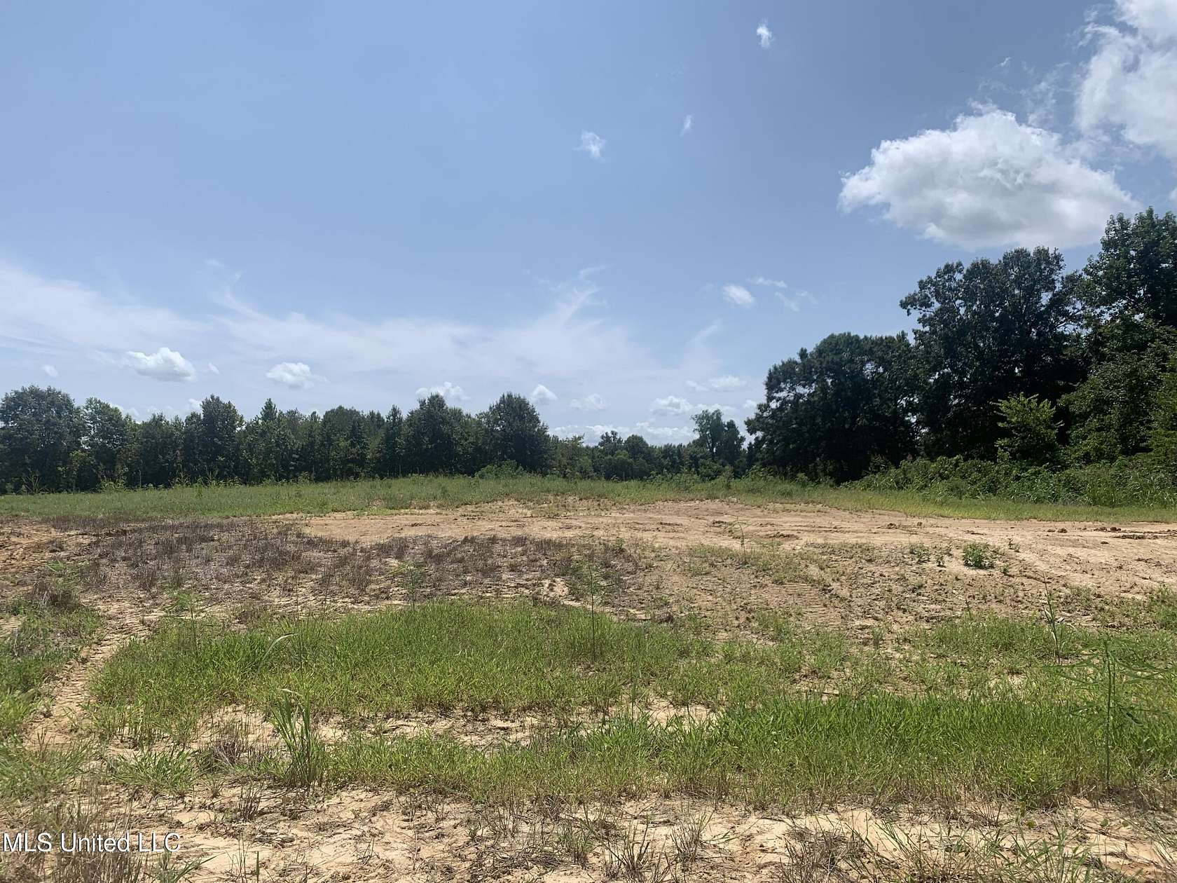 2.48 Acres of Land for Sale in Lake Cormorant, Mississippi