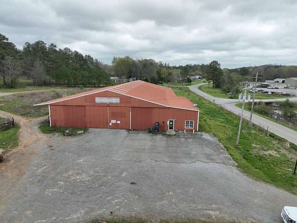7 Acres of Mixed-Use Land for Auction in Hanceville, Alabama