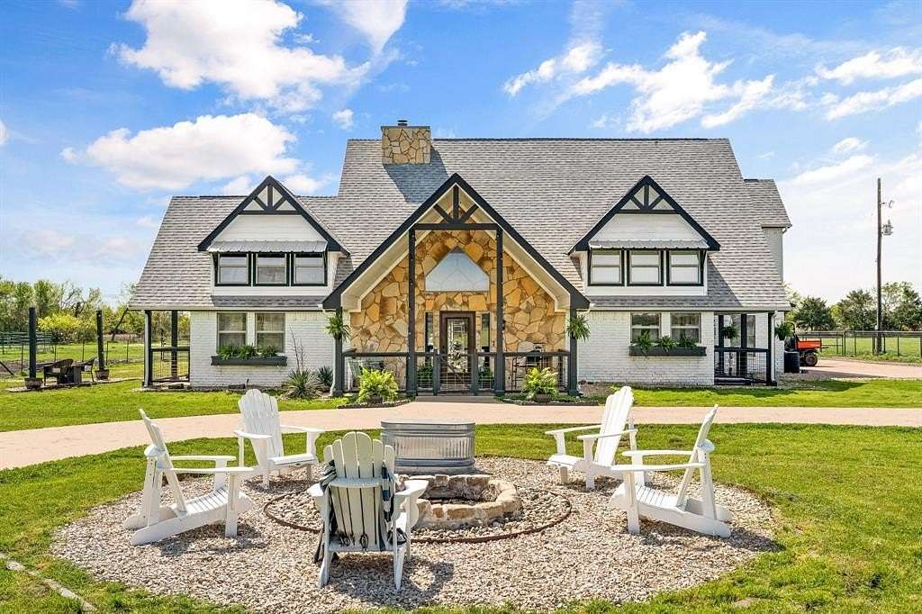 21.8 Acres of Land with Home for Sale in Caddo Mills, Texas