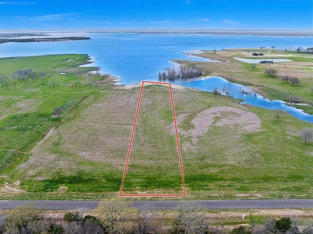 1.46 Acres of Residential Land for Sale in Honey Grove, Texas