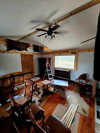 21 Acres of Land with Home for Sale in South Pittsburg, Tennessee