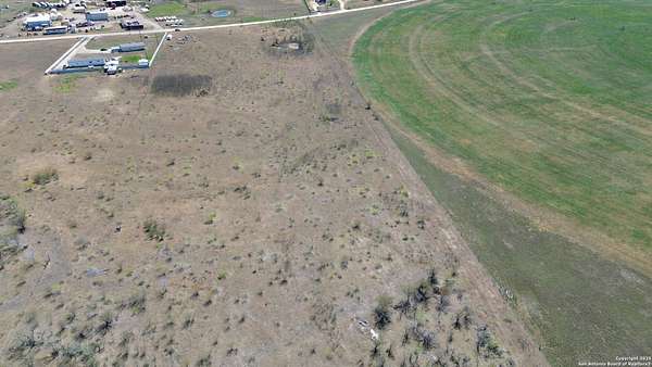 5 Acres of Residential Land for Sale in Nixon, Texas