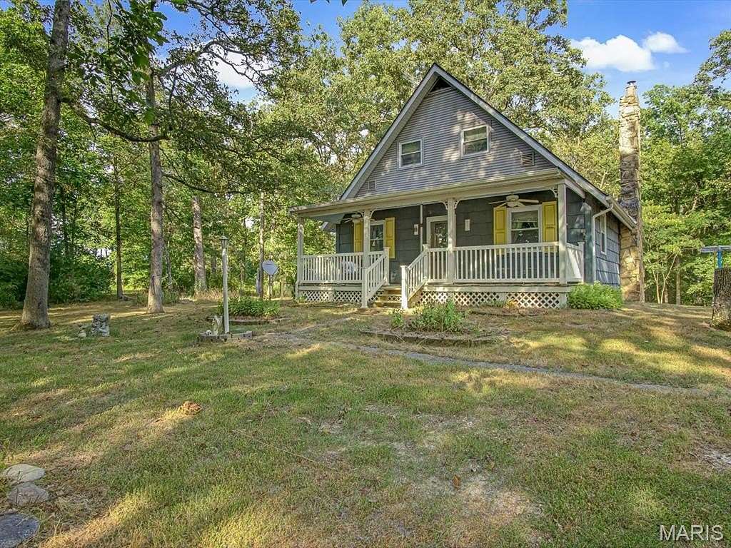 4.54 Acres of Residential Land with Home for Sale in Nashville, Illinois