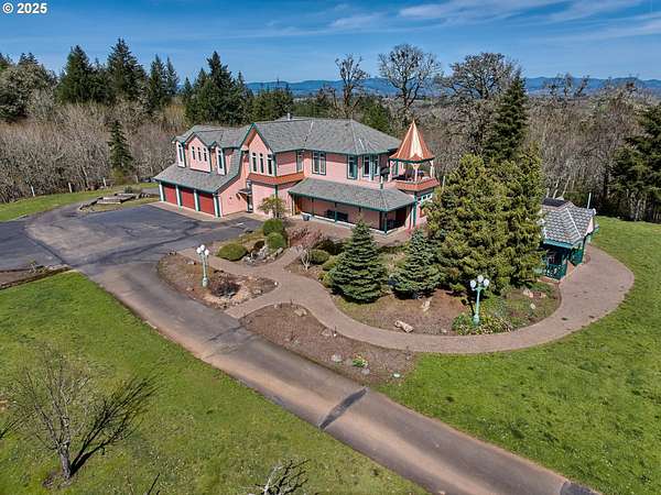 19.3 Acres of Land with Home for Sale in Dallas, Oregon