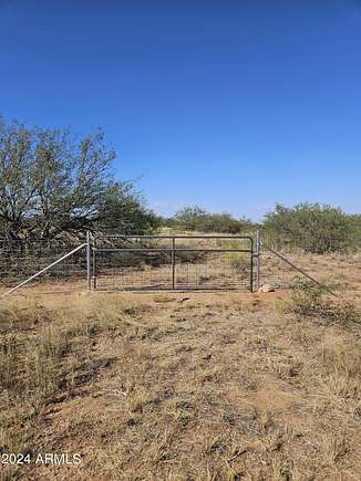 7.27 Acres of Residential Land for Sale in Hereford, Arizona