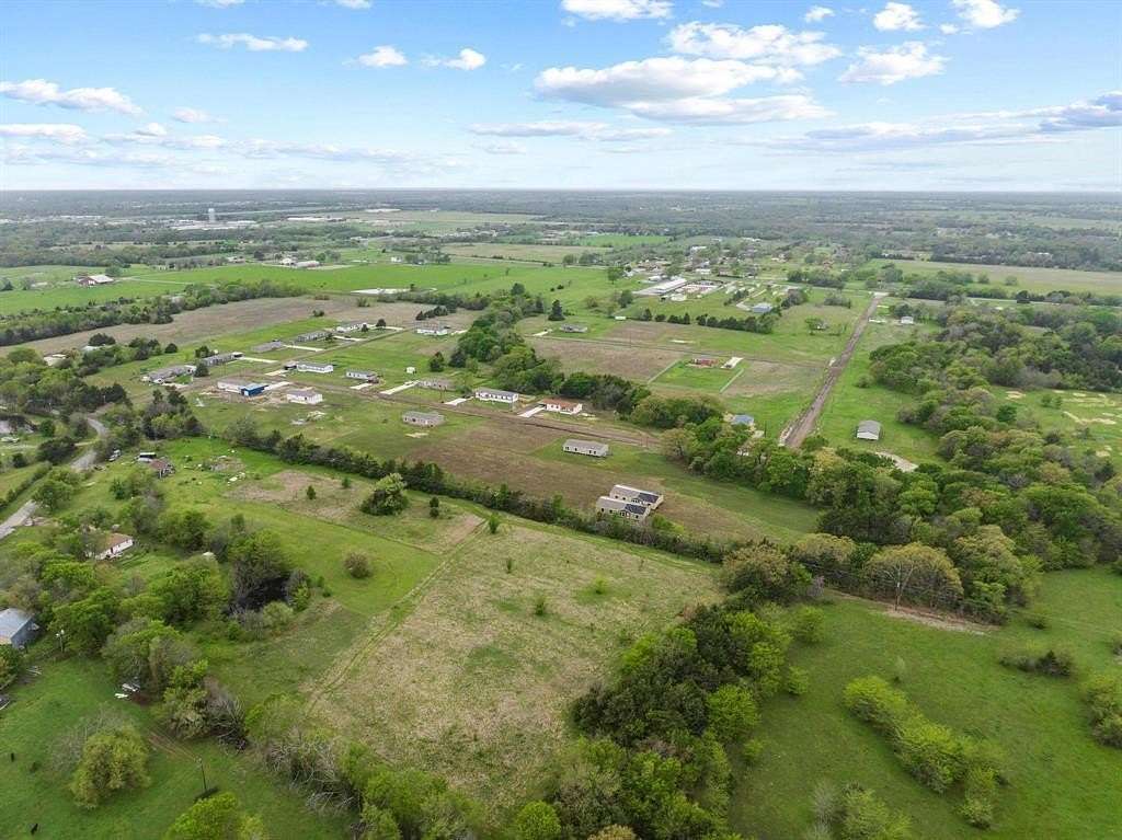 1.1 Acres of Residential Land for Sale in Bonham, Texas