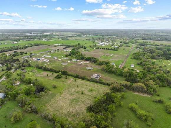 1.1 Acres of Residential Land for Sale in Bonham, Texas