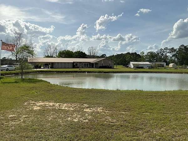 12 Acres of Land with Home for Sale in Surrency, Georgia