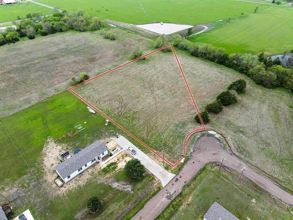 1.67 Acres of Land for Sale in Bonham, Texas