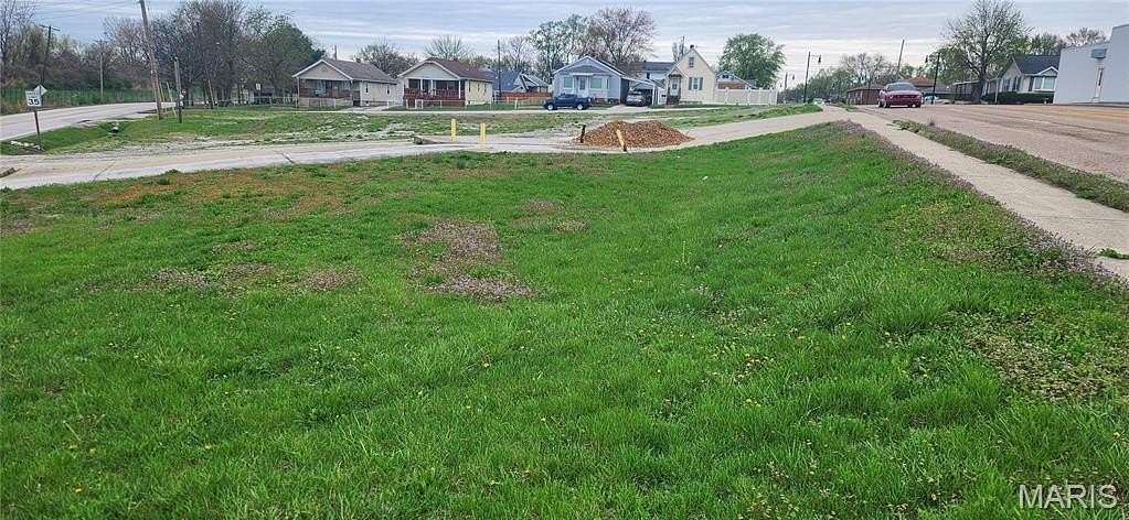 0.5 Acres of Commercial Land for Sale in Roxana, Illinois
