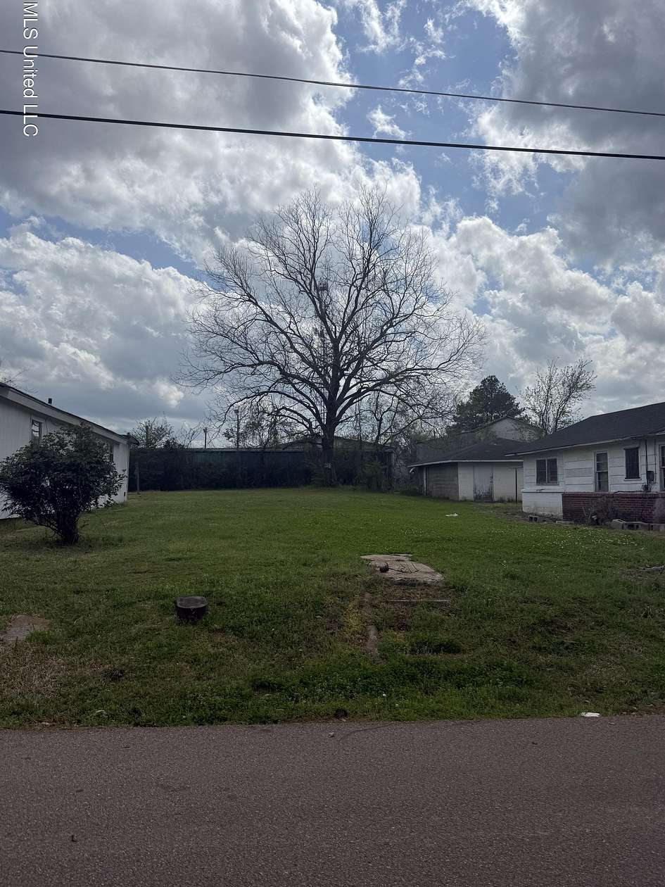 0.14 Acres of Land for Sale in Grenada, Mississippi
