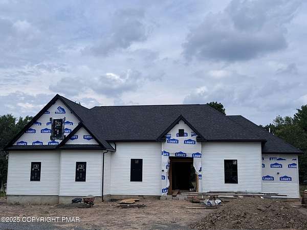 2 Acres of Residential Land with Home for Sale in Albrightsville, Pennsylvania