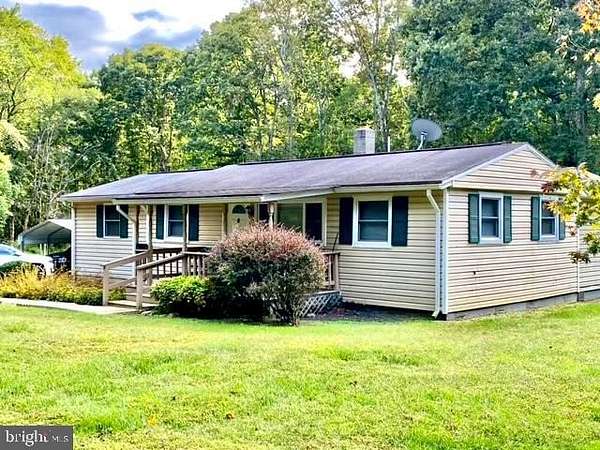 2.17 Acres of Residential Land with Home for Sale in Marshall, Virginia