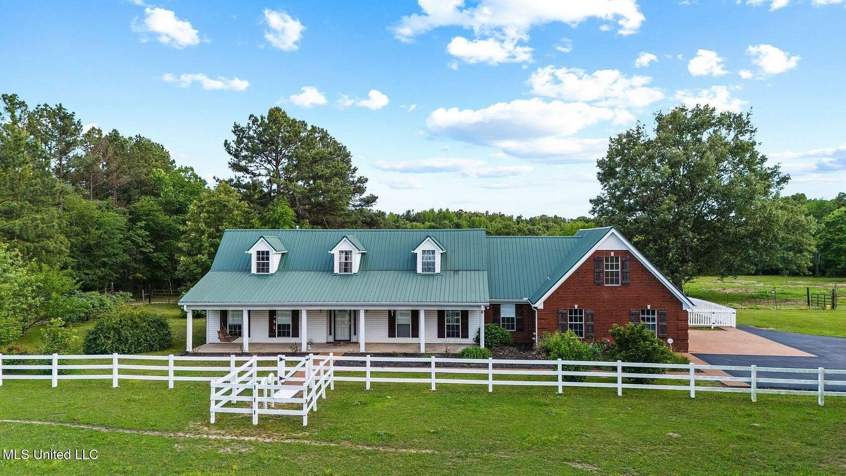 12.8 Acres of Land with Home for Sale in Hernando, Mississippi