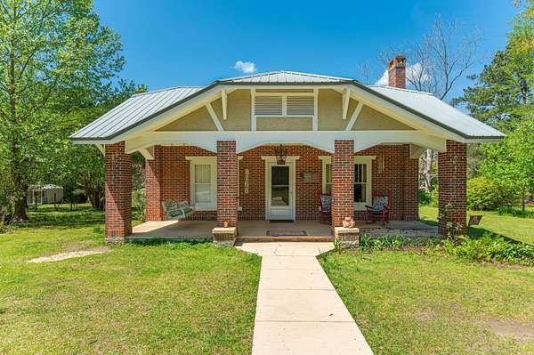 4.85 Acres of Residential Land with Home for Sale in Laurel Hill, Florida