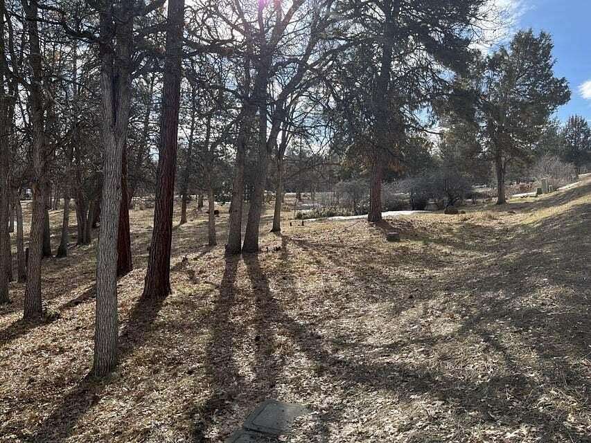 0.37 Acres of Residential Land for Sale in Klamath Falls, Oregon