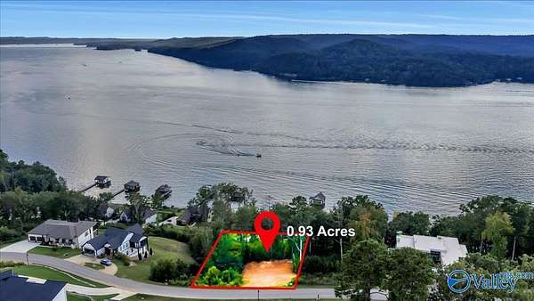 0.93 Acres of Land for Sale in Guntersville, Alabama