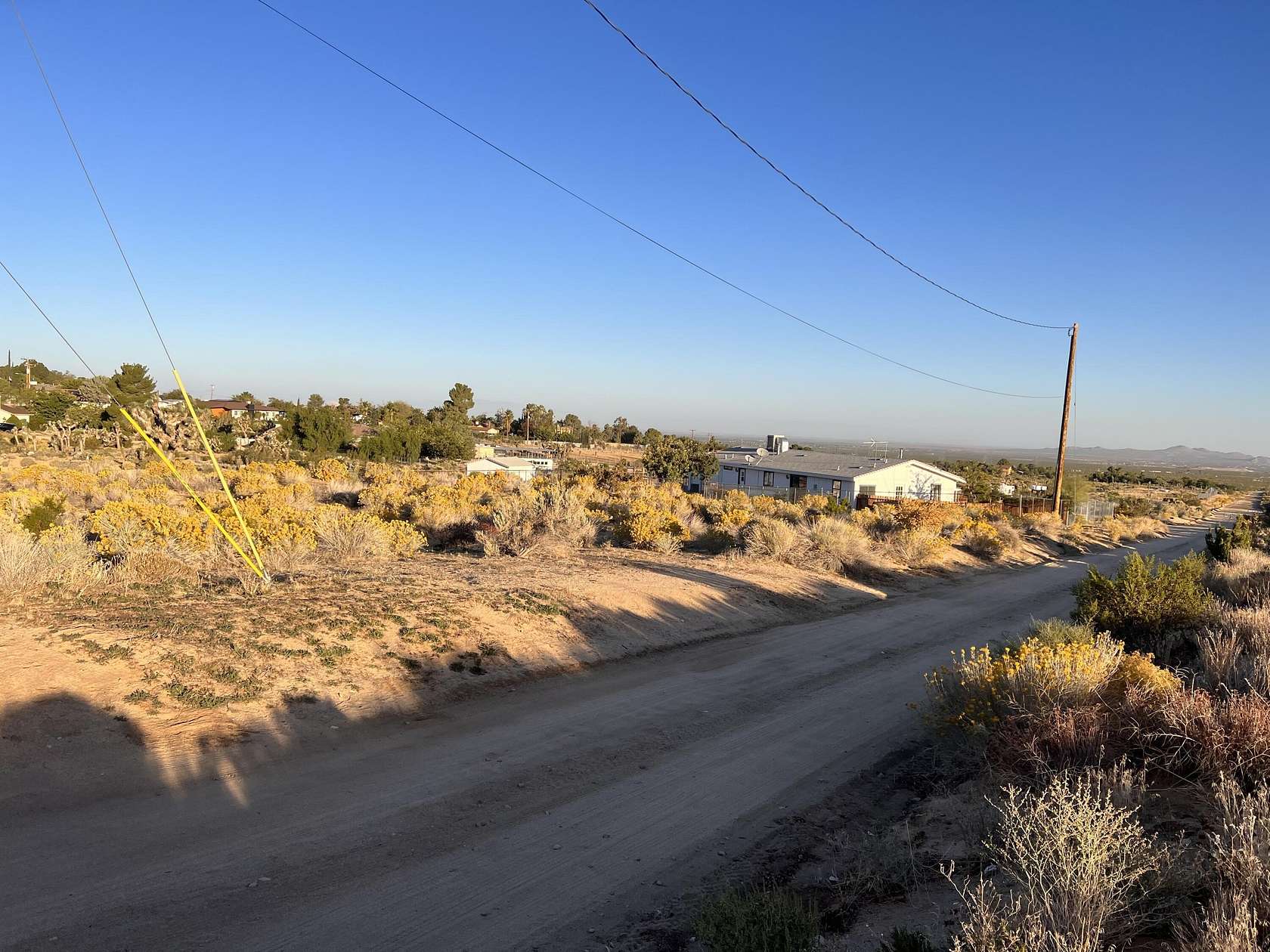 1.26 Acres of Residential Land for Sale in Pearblossom, California