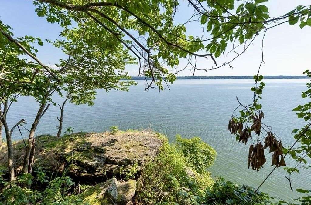 1.5 Acres of Residential Land for Sale in Muscle Shoals, Alabama
